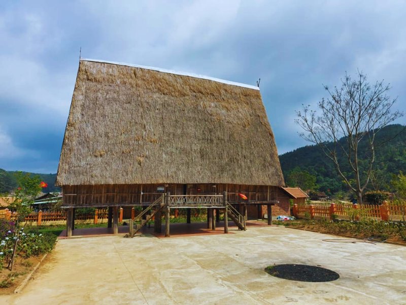 Làng văn hóa Kon Bring