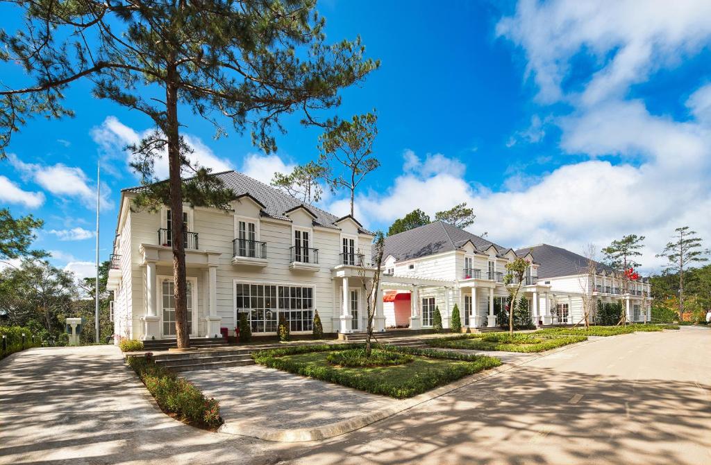 Khách sạn Măng Đen