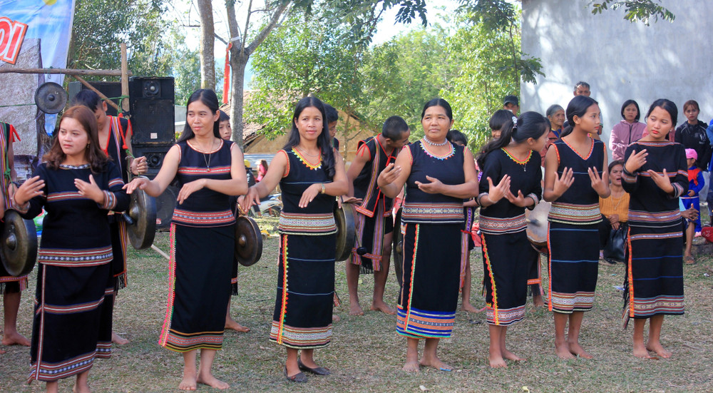 Múa xoang Măng Đen