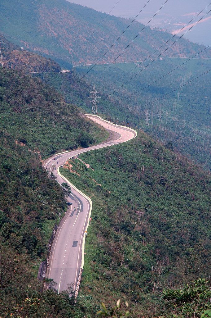 Đường đèo Măng Đen