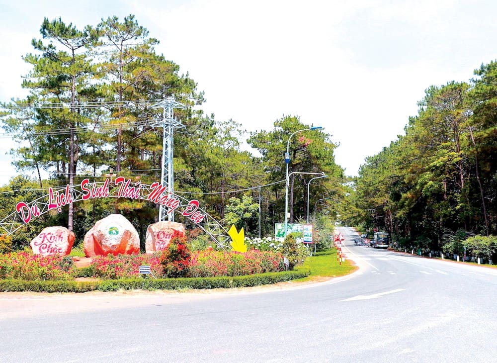 Biểu diễn cồng chiêng Măng Đen