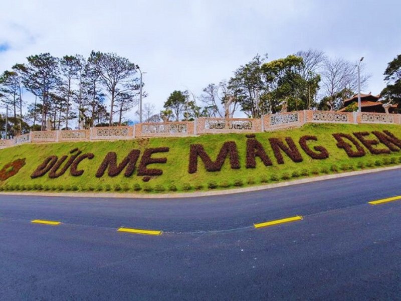 Địa điểm tâm linh Măng Đen