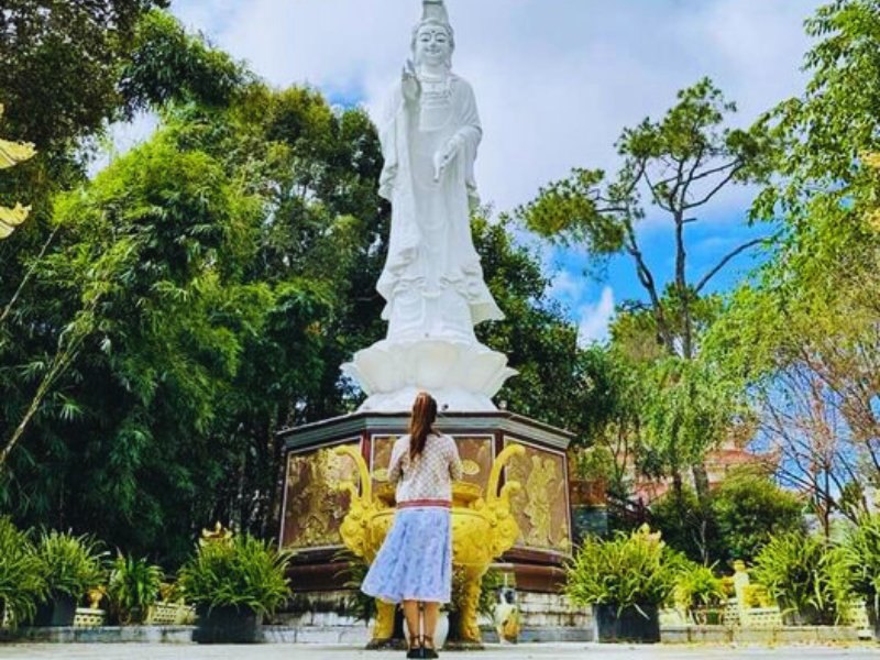 chùa Măng Đen bình minh